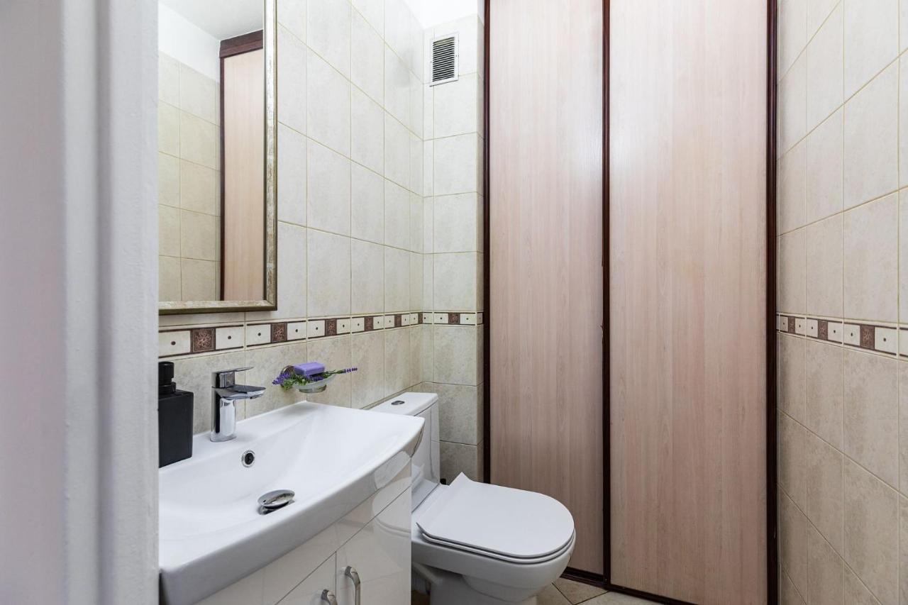 Room, Pirenejska 20 Cozy Rooms Варшава Екстер'єр фото